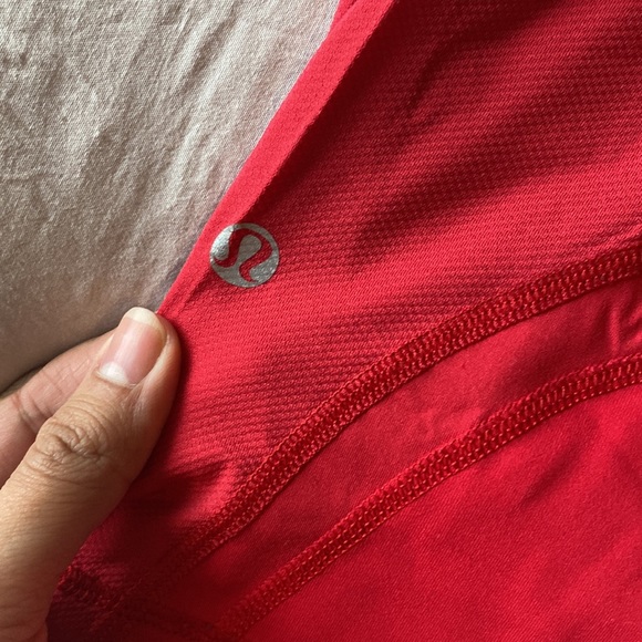 Red Inspire Crops - Picture 3 of 4